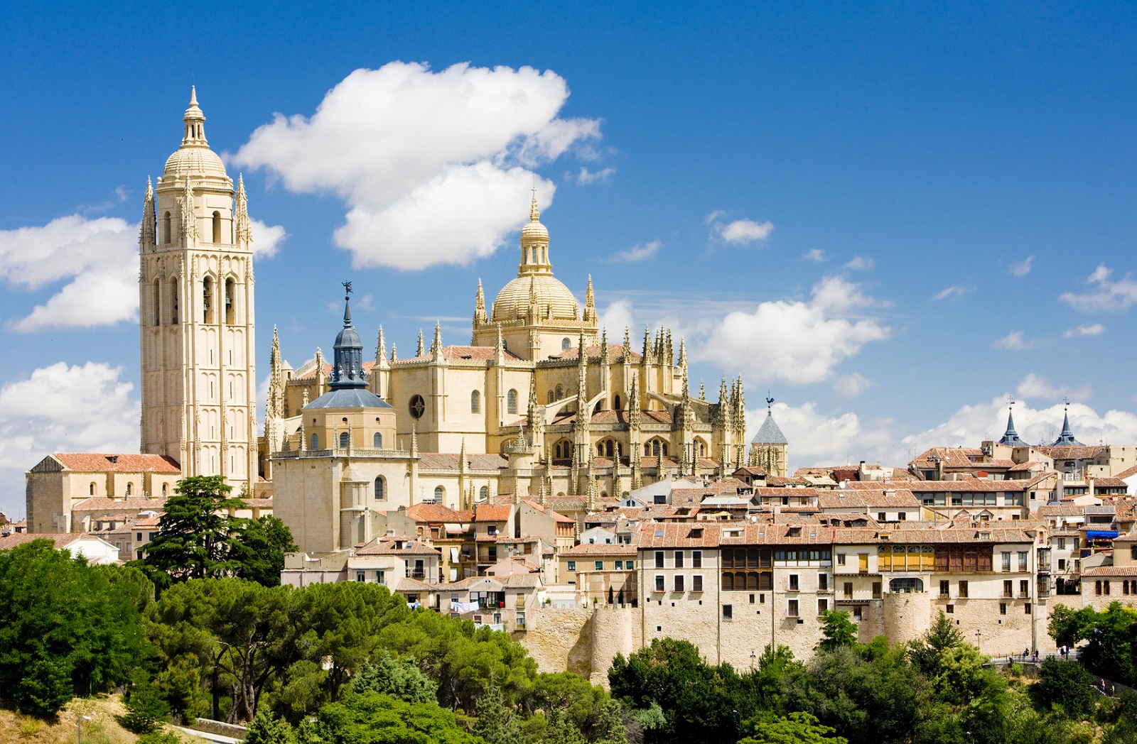 Excursión a Segovia desde Madrid con Catedral y Alcázar
