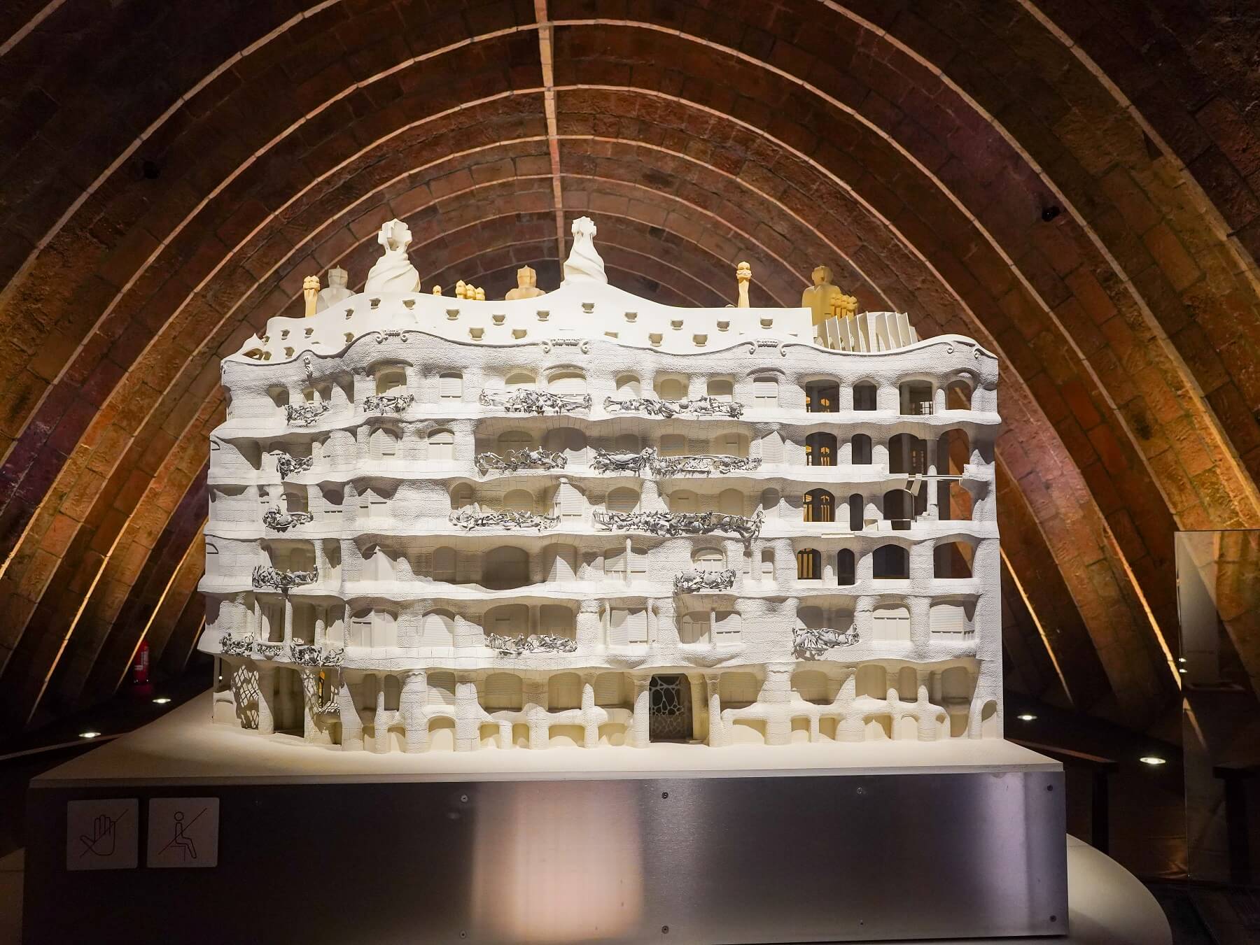 Visita guiada a La Pedrera con entradas sin colas